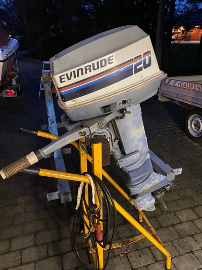 Photo don Evinrude 20 ch 