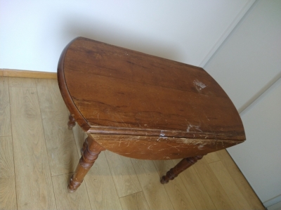Photo don Don d'une vieille table ronde